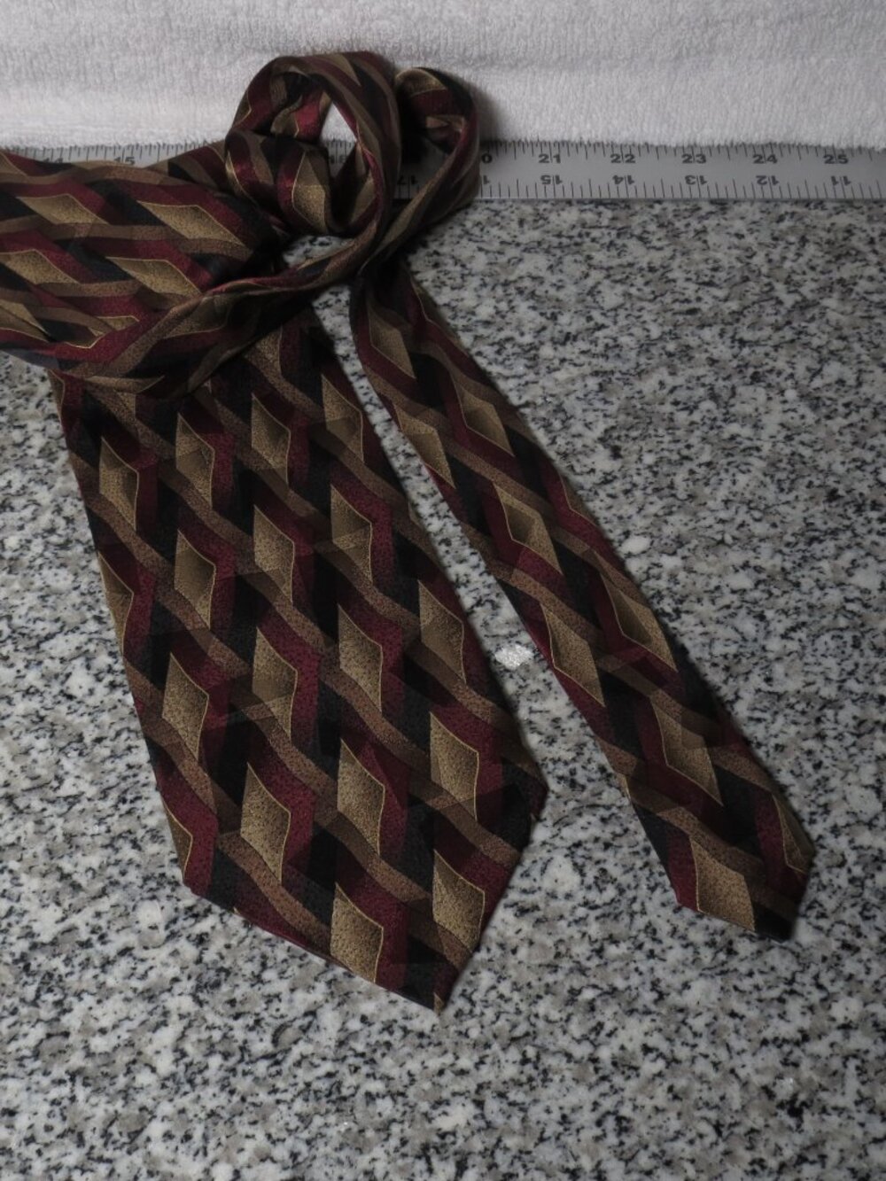 Facets  Necktie  100% Silk Handmade Vintage
